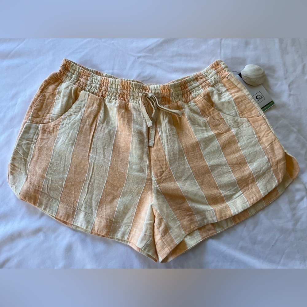 Rip Curl Havana Stripe Shorts-Bone Size M. NWT 🏝️